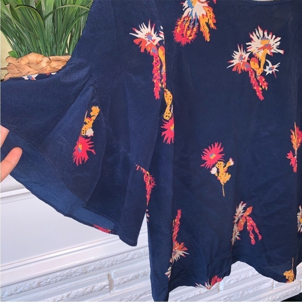 Madewell Navy 100% Silk Ruffle Sleeve Cactus Flower Print Blouse Size XS - Picture 5 of 7